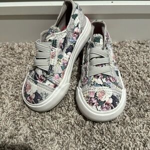 Adorable Blowfish Malibu Kids Marley-k Toddler shoes - Size 7 -Grey Floral print